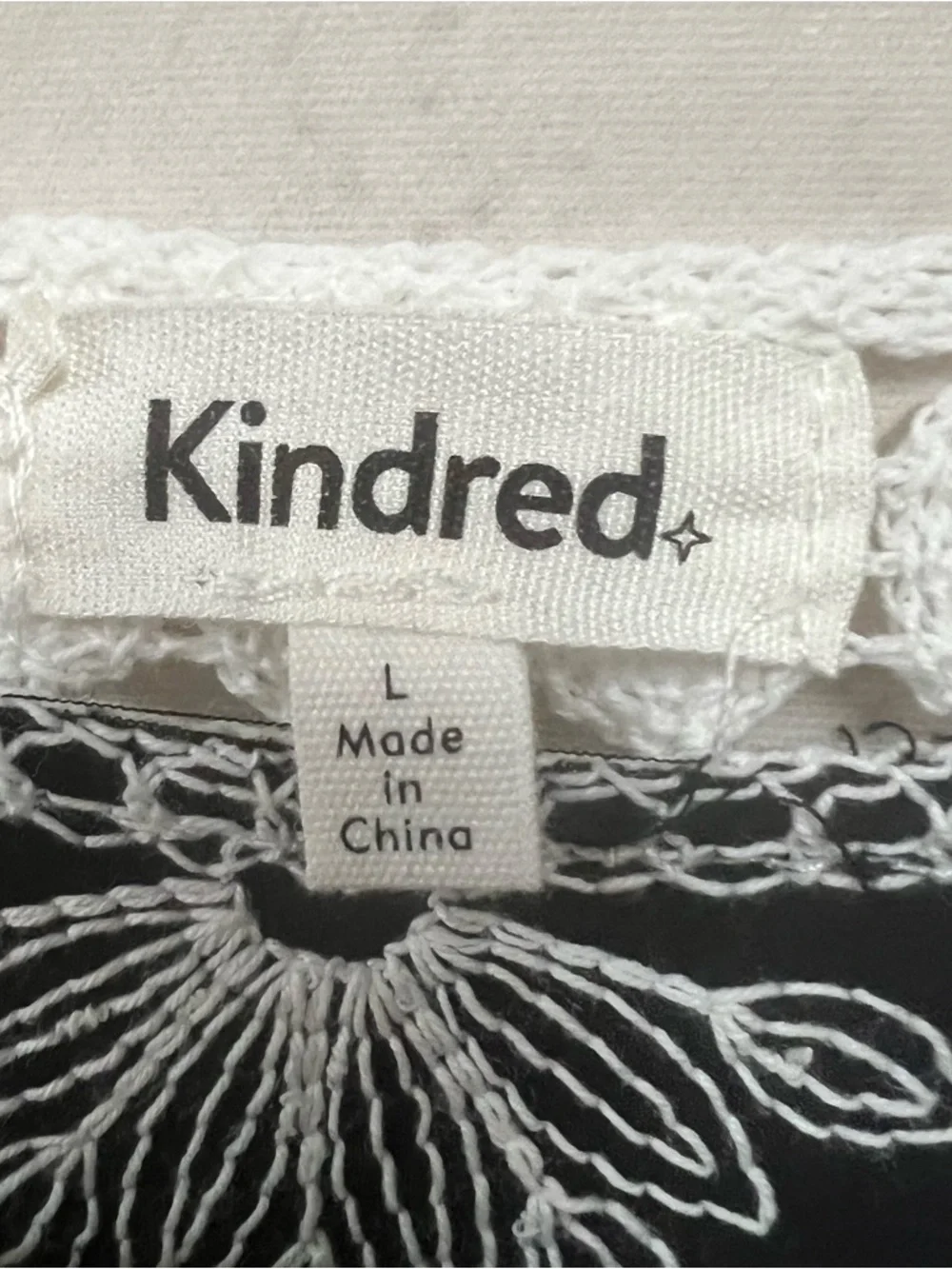 Kindred Embroidered Floral Blouse Large Black White Crochet Bell Sleeve Boho - Picture 3 of 8